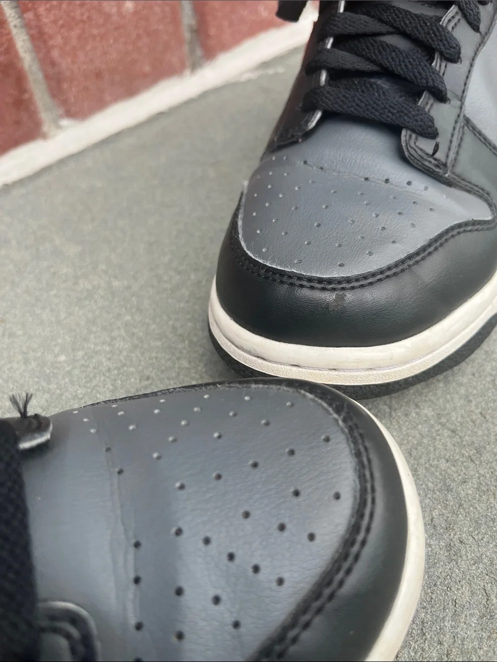 Nike Low-Top Sneakers — Black, Red & Blue